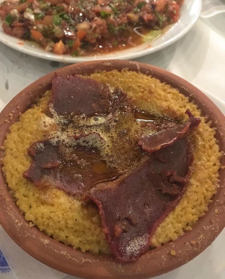 Pastırmalı Humus | YiyeGeze