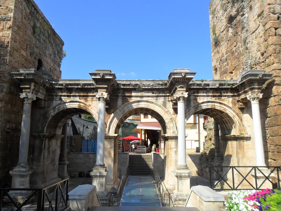 Hadrian Kale Kapısı