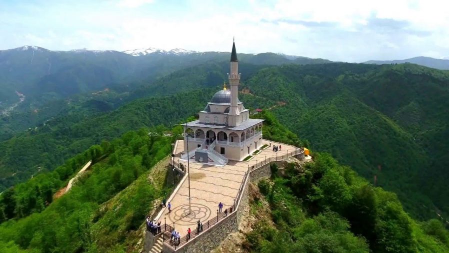 Kıble Dağı Camii
