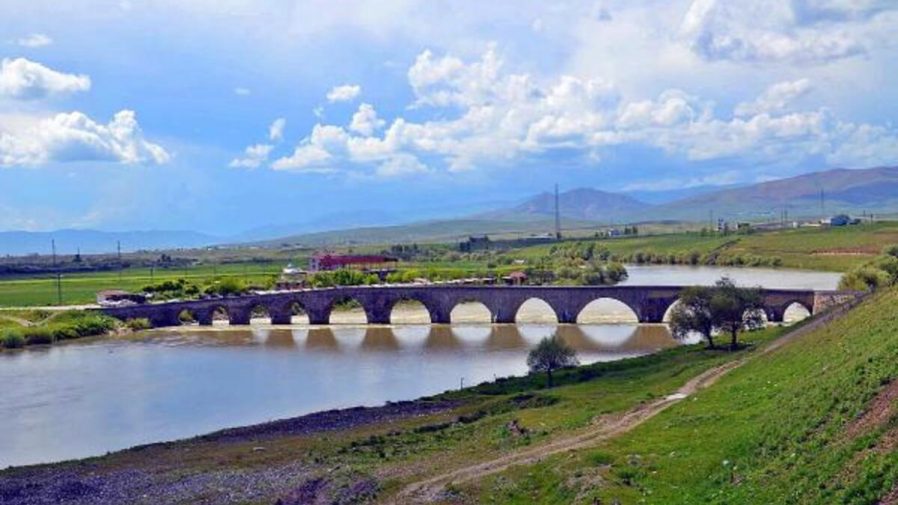 Tarihi Murat Köprüsü