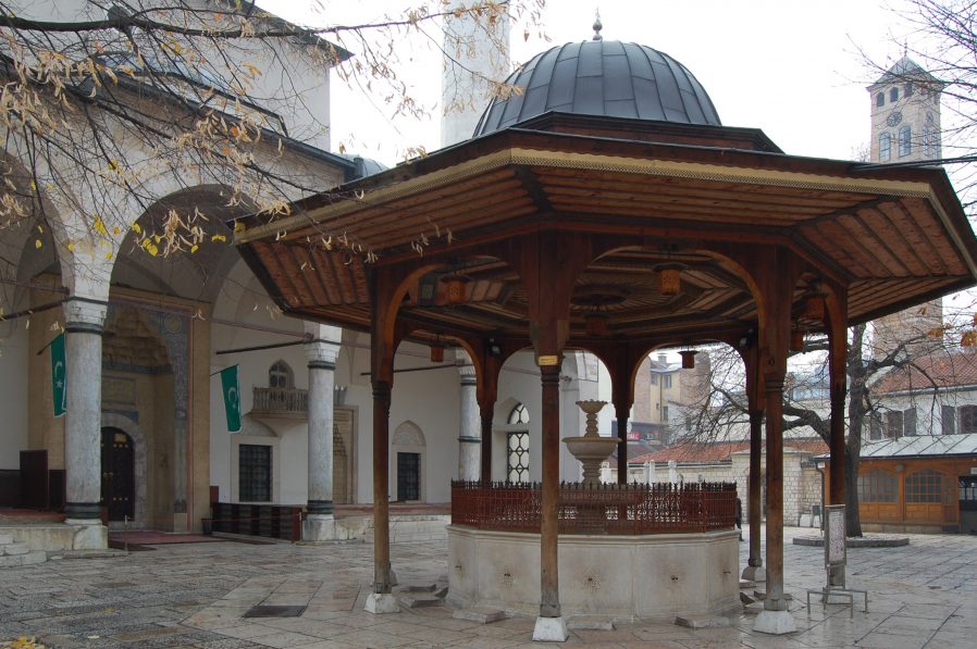 Gazi Hüsrev Bey Camii (Begova džamija)