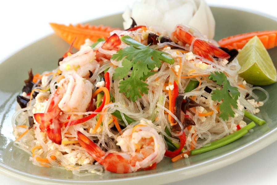 Baharatlı Tayland Salatası (Yum Woon Sen)