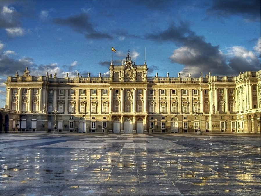 Madrid Kraliyet Sarayı