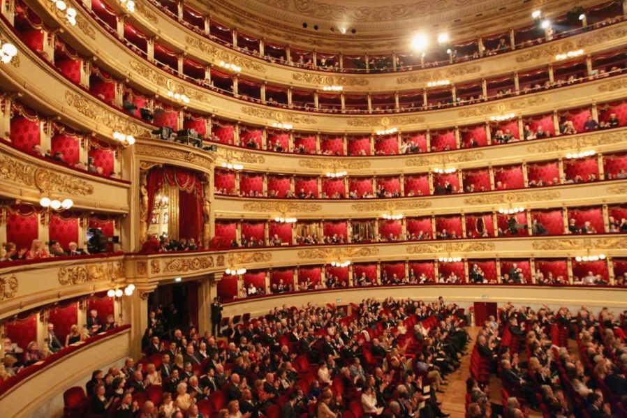 La Scala Opera’da Bir Gösterime Katılın